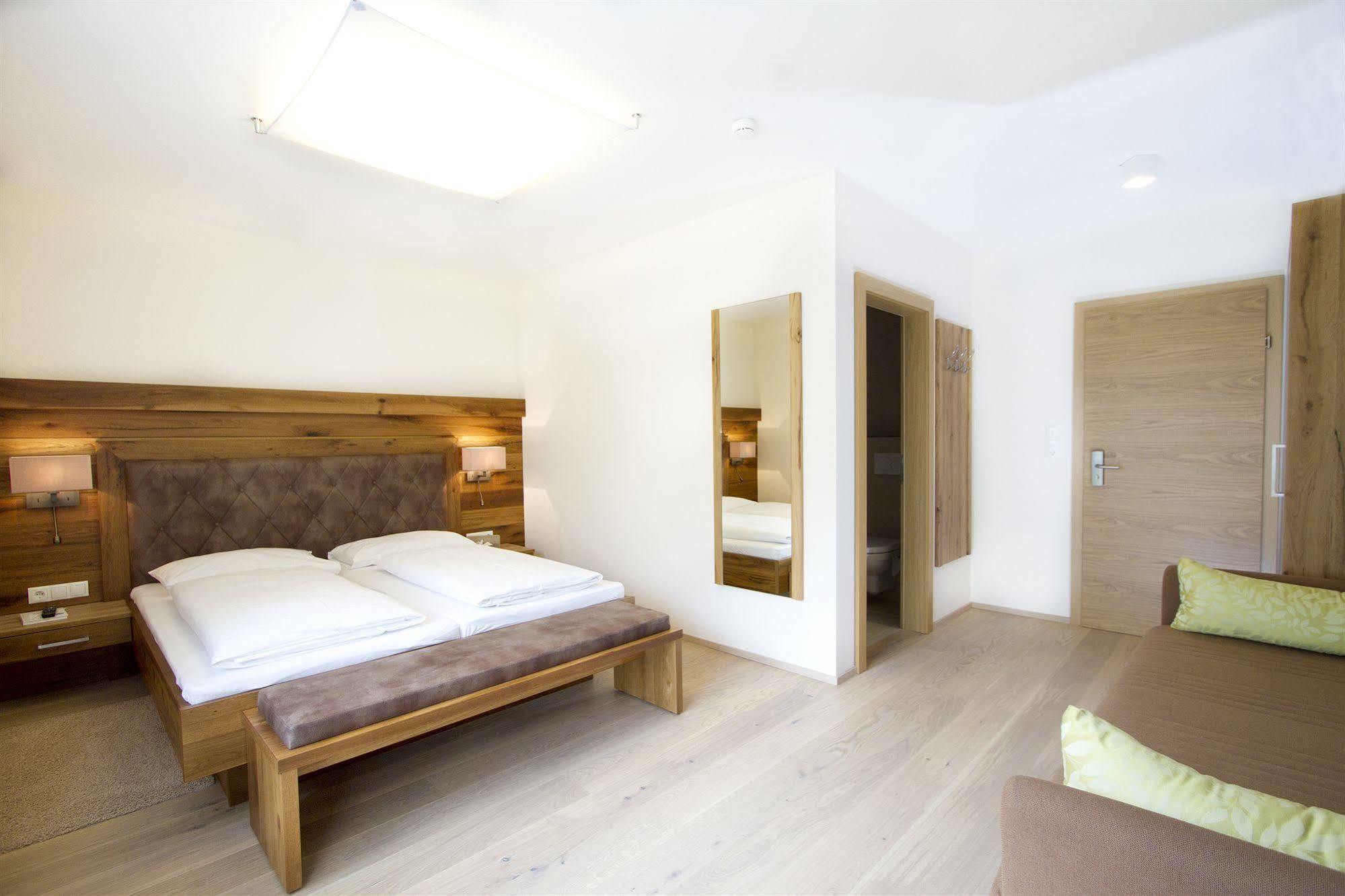 Zirngast Hotel 3*